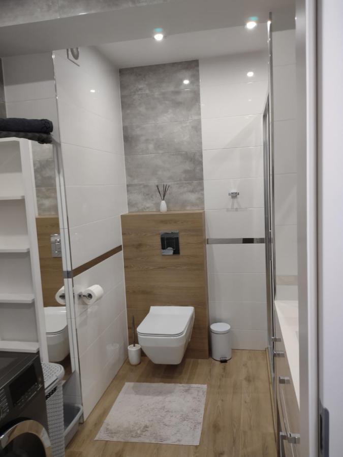 Apartamento Apartament Kolobrzeg 3P Jarzebiny Czerwonej Exterior foto