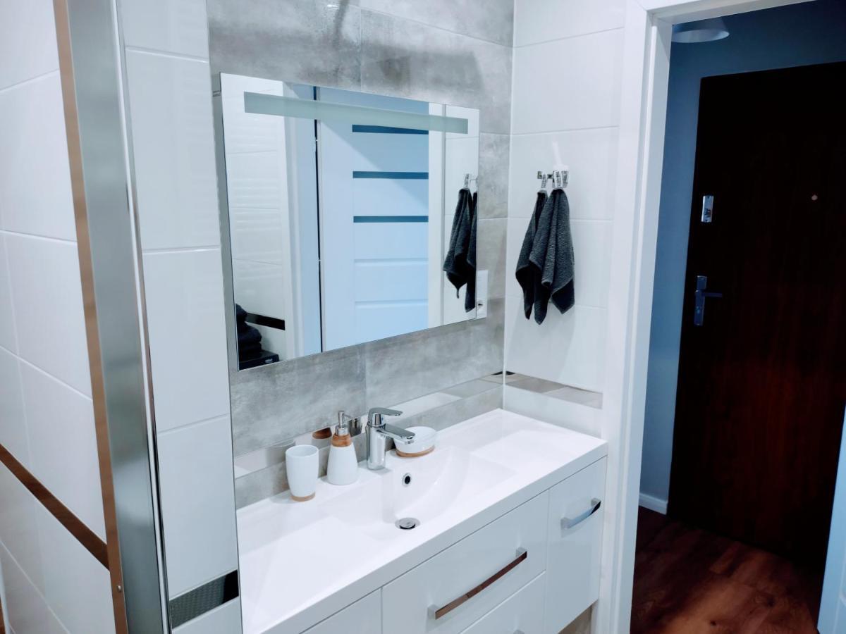 Apartamento Apartament Kolobrzeg 3P Jarzebiny Czerwonej Exterior foto